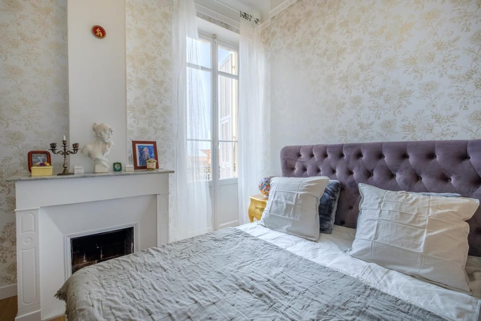 Living room, Bedroom