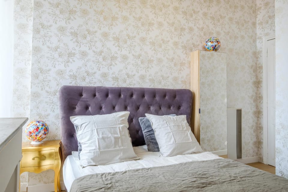 Living room, Bedroom