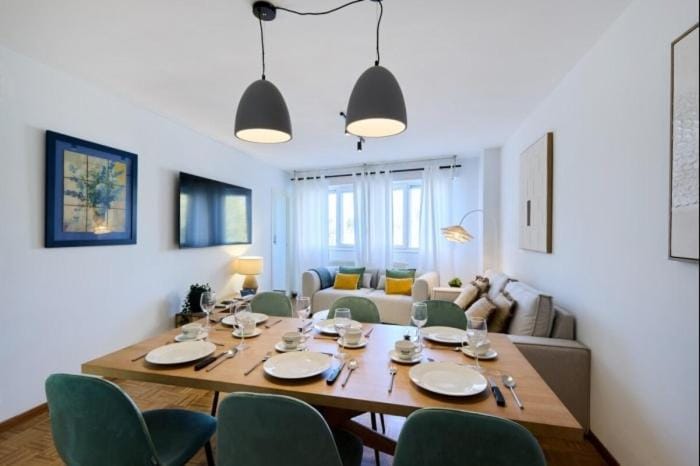 Living room, Seating area, Dining area