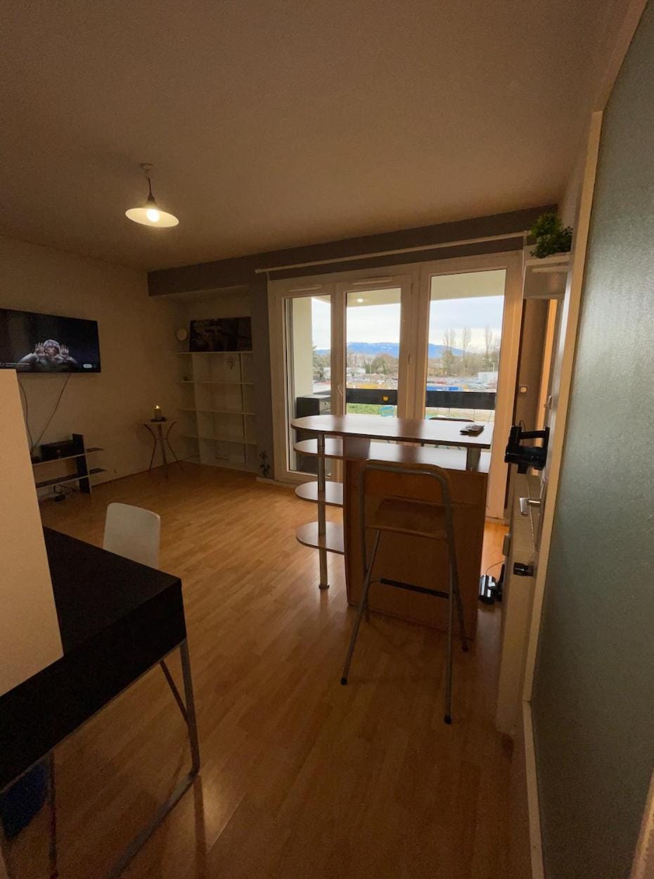 Geneva Residences Ferney-Voltaire Apartment hotel in Canton of Geneva