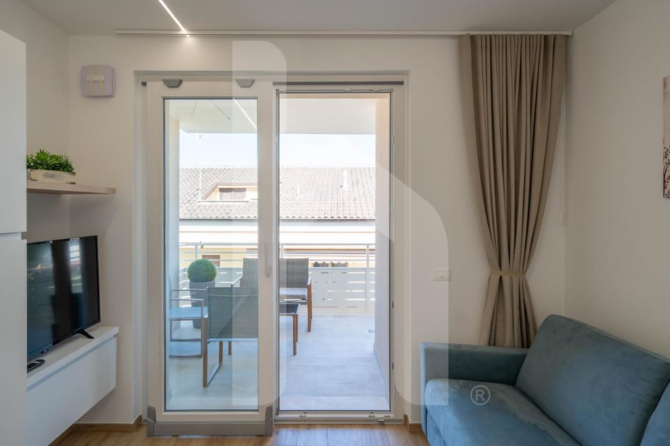 TV and multimedia, Balcony/Terrace, Living room, Dining area