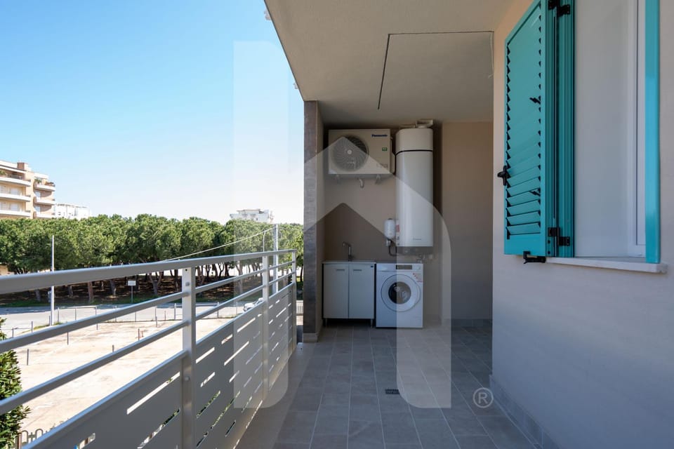 Day, Balcony/Terrace, washing machine