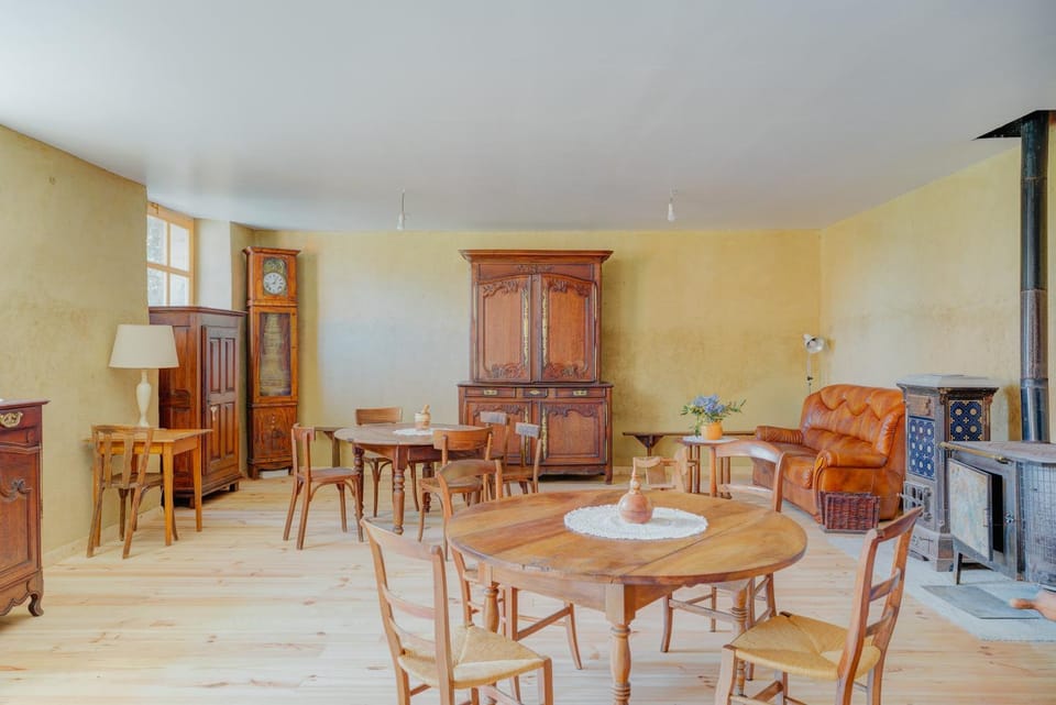 Property building, Living room