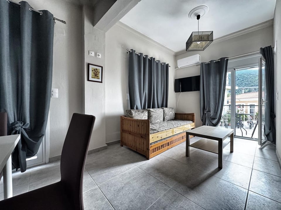 TV and multimedia, Living room, Photo of the whole room, air conditioner