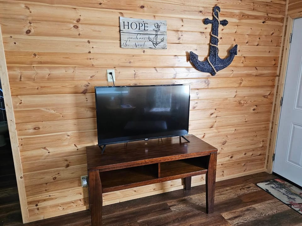 Southern Comfort Inn and Resort House in Greers Ferry Lake