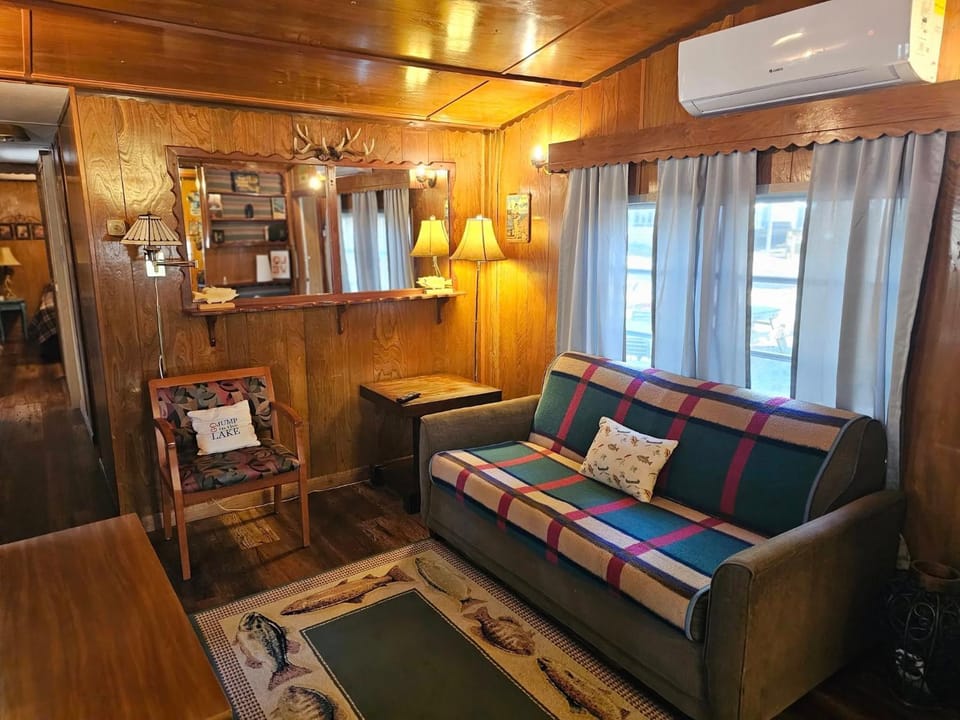 Southern Comfort Inn and Resort House in Greers Ferry Lake