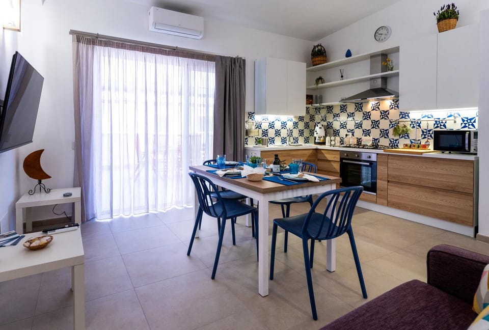 Communal lounge/ TV room, TV and multimedia, Kitchen or kitchenette, Seating area, Dining area, Evening entertainment, oven