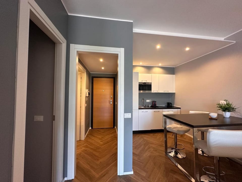 Kitchen or kitchenette, Seating area, Dining area