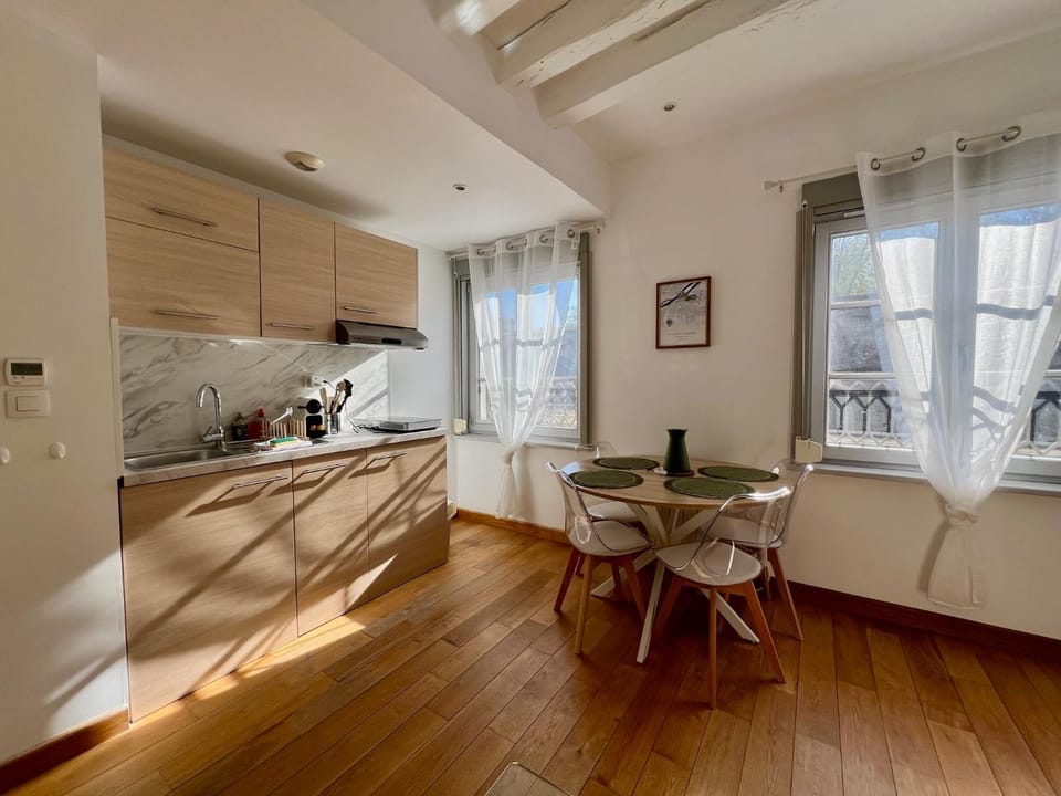 Kitchen or kitchenette, stove, kitchen