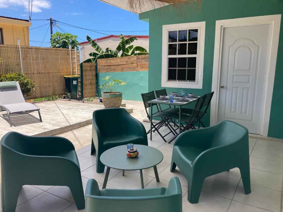 Property building, Patio, Dining area