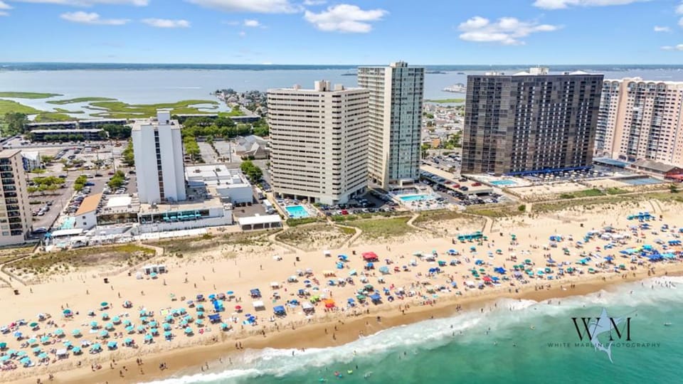 Beachfront 2-Bedroom Condo at Atlantis Building, Ocean City Ocean Views & Pool Access House in Ocean City