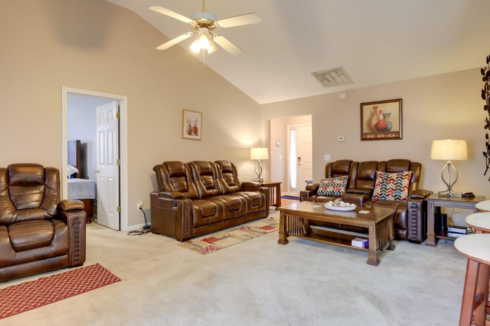 2 Mi to Heritage Park: Pet-Friendly McDonough Home House in McDonough