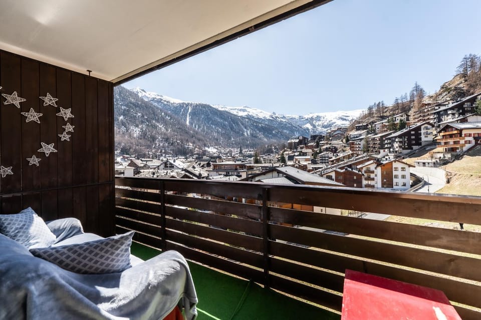 Day, Natural landscape, View (from property/room), Balcony/Terrace, Seating area, Mountain view