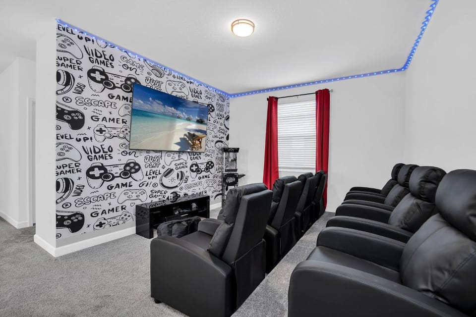 Disney Nearby! Private Pool, Movie Theater & Themed Rooms – Storey Lake Resort! House in Kissimmee