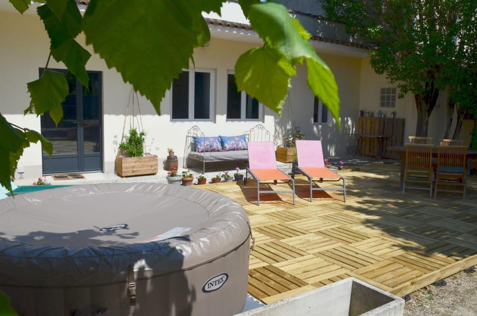 Property building, Patio, Garden, Hot Tub, sunbed
