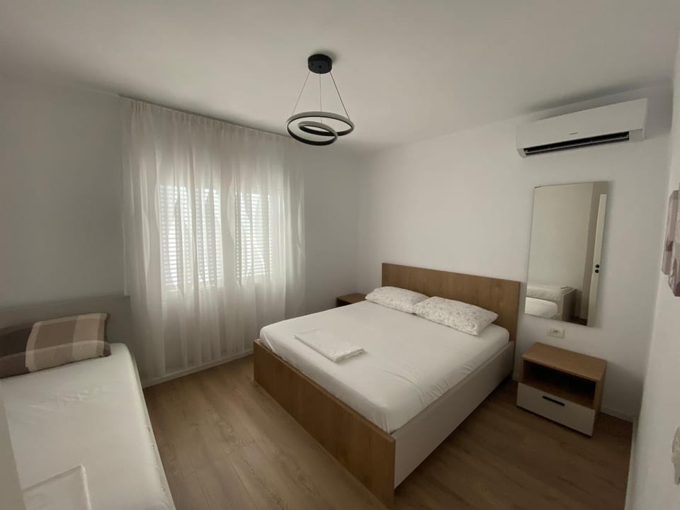 Bed, Photo of the whole room, Bedroom, wardrobe, air conditioner