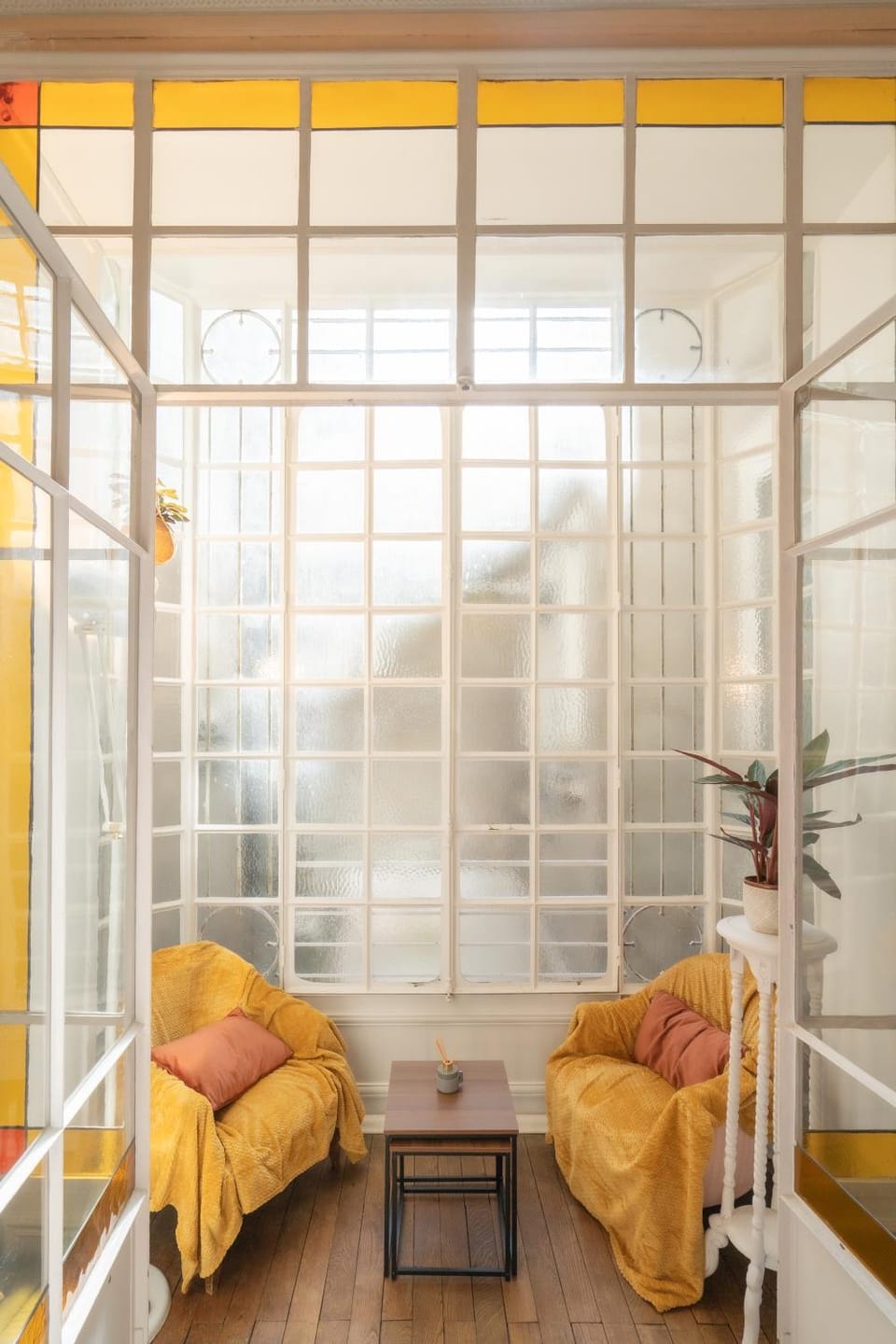 Patio, Living room