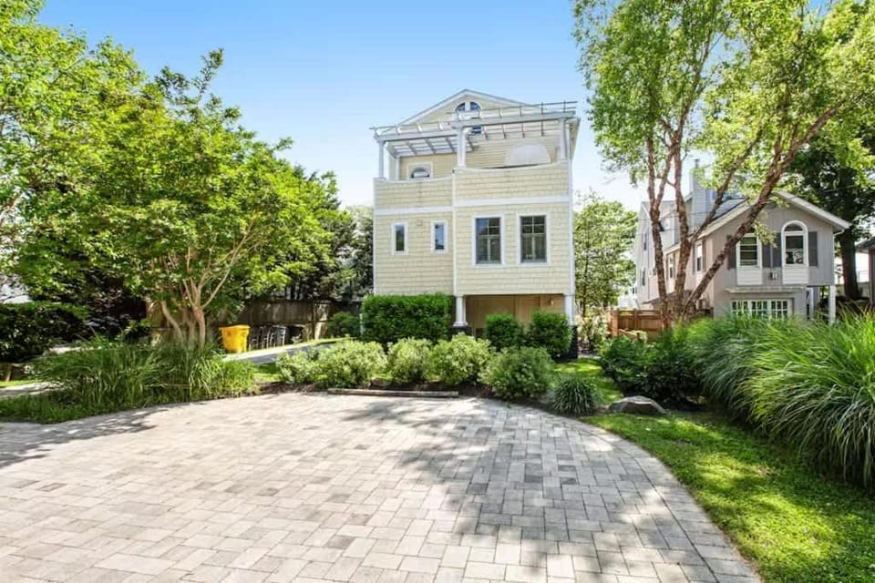 Oasis by the Bay - Waterfront Heated Pool Hot Tub House in Anne Arundel County