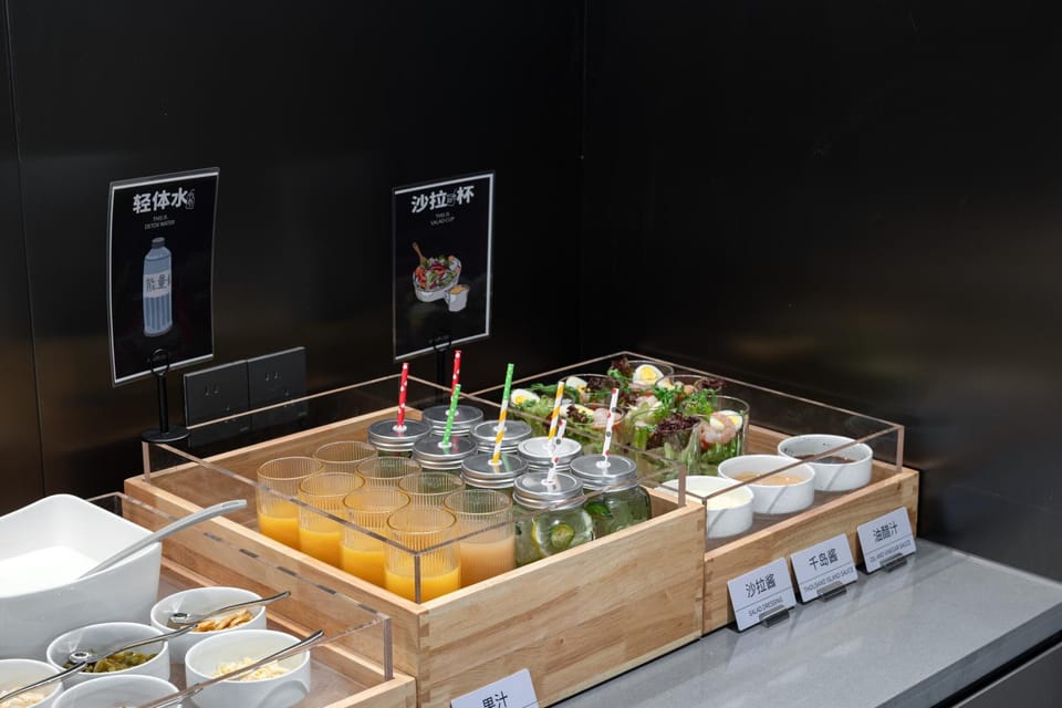 Restaurant/places to eat, Food and drinks, Breakfast, Buffet breakfast, Drinks, Non alcoholic drinks