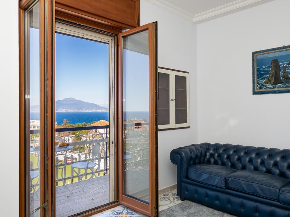 Nearby landmark, View (from property/room), Balcony/Terrace, Living room, Landmark view, Sea view