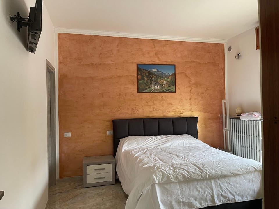 SHAAN VILLA Bed and Breakfast in Lombardy