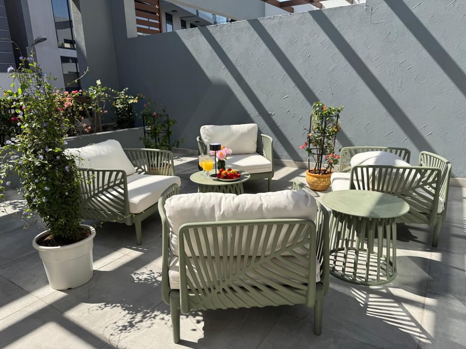 Patio, Balcony/Terrace, Seating area