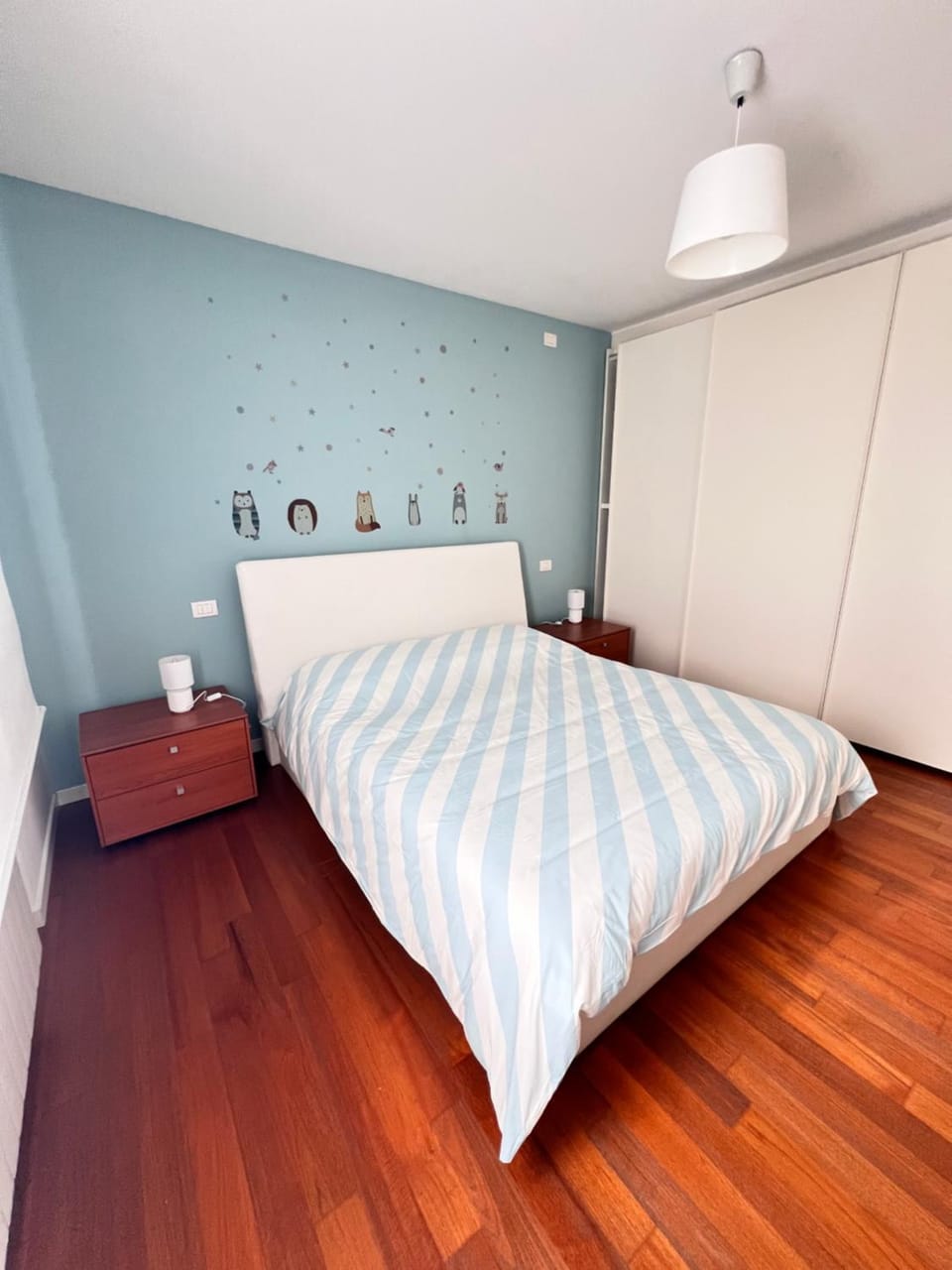 Bedroom, wardrobe