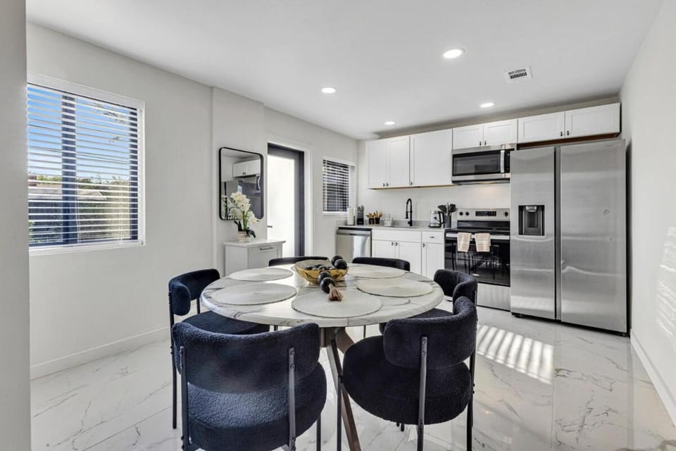 Kitchen or kitchenette, dishwasher, pet friendly, stove