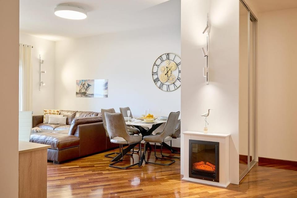 Cloud 9, Seaside Cliff Apartment Apartment in Budva Municipality