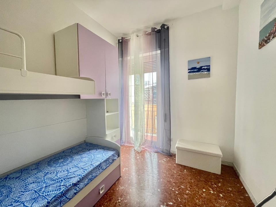 Photo of the whole room, Bedroom, bunk bed