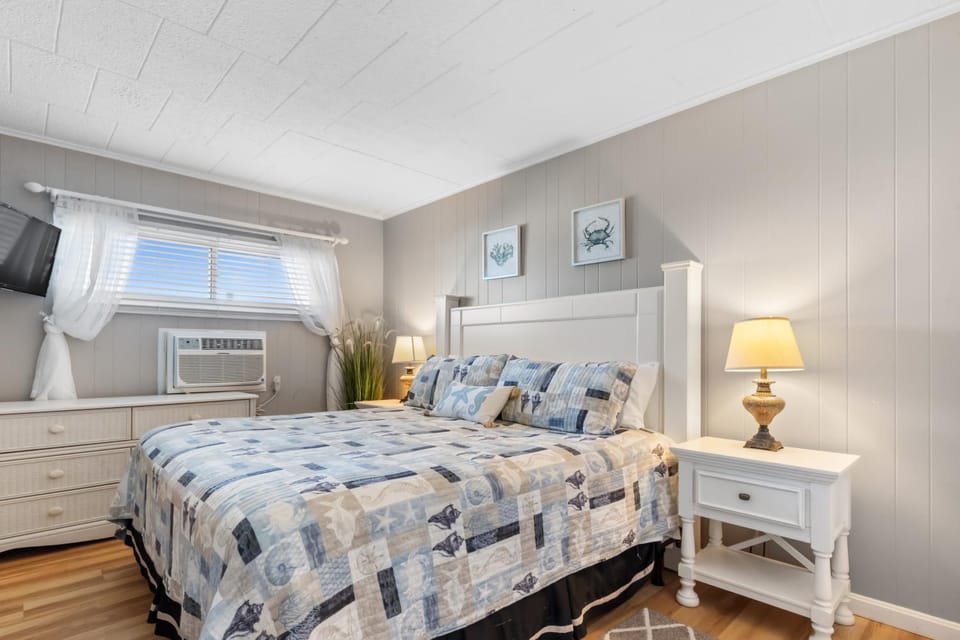 Calypso 2-Bedroom Condo with Ocean Views & Pool Access Ocean City Beachfront Escape House in Ocean City