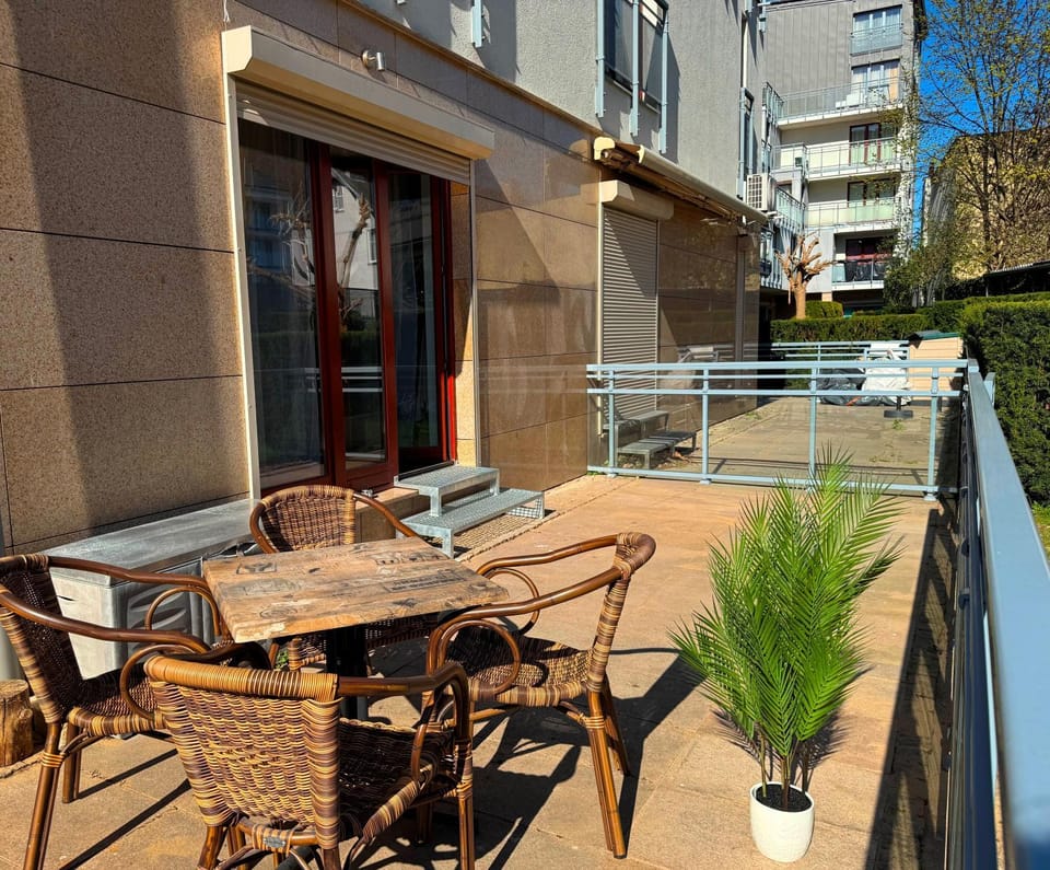 Patio, Day, Balcony/Terrace