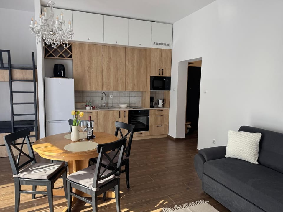 TV and multimedia, Kitchen or kitchenette, Living room, Seating area, Dining area, oven, pet friendly, stove