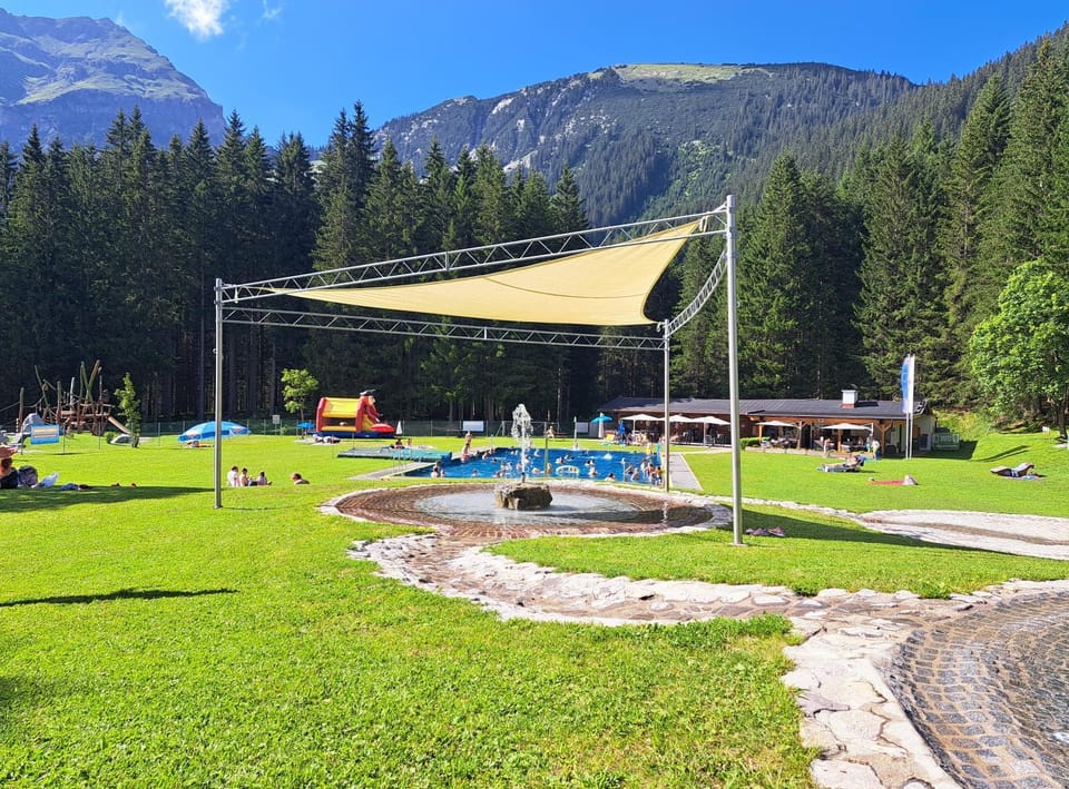 Swimming pool, Swimming pool