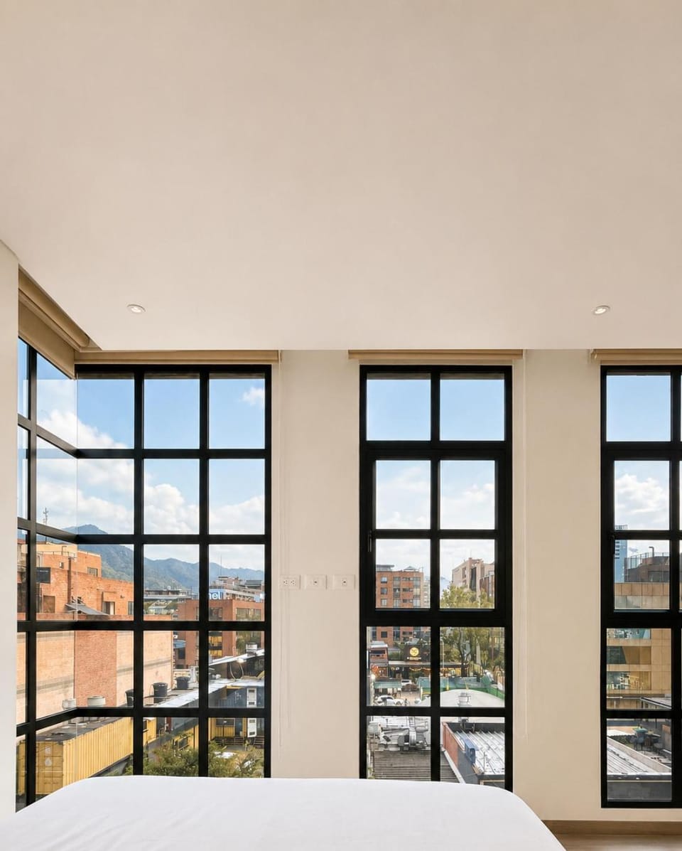Photo of the whole room, Bedroom, City view