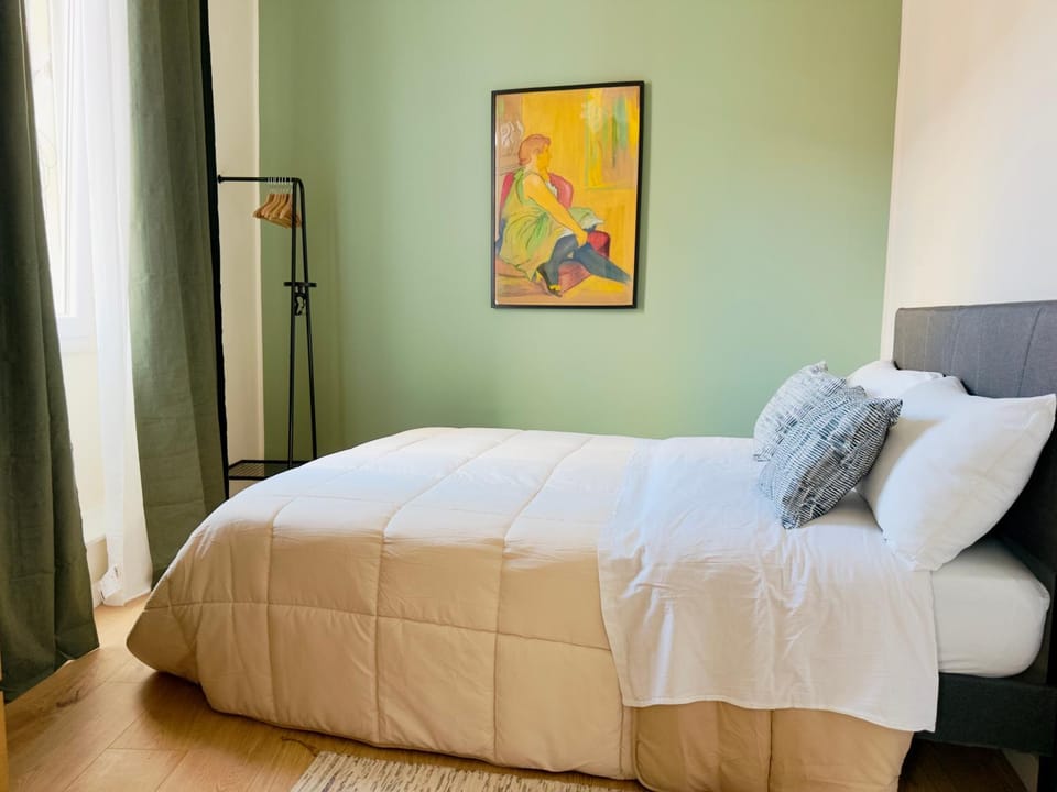 Bed, Bedroom