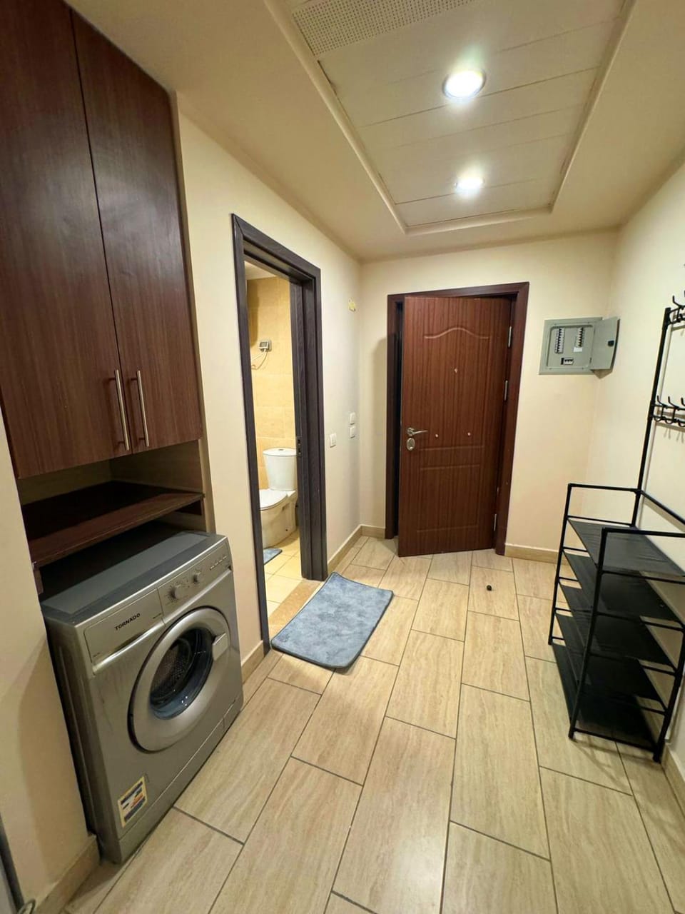 Photo of the whole room, dryer