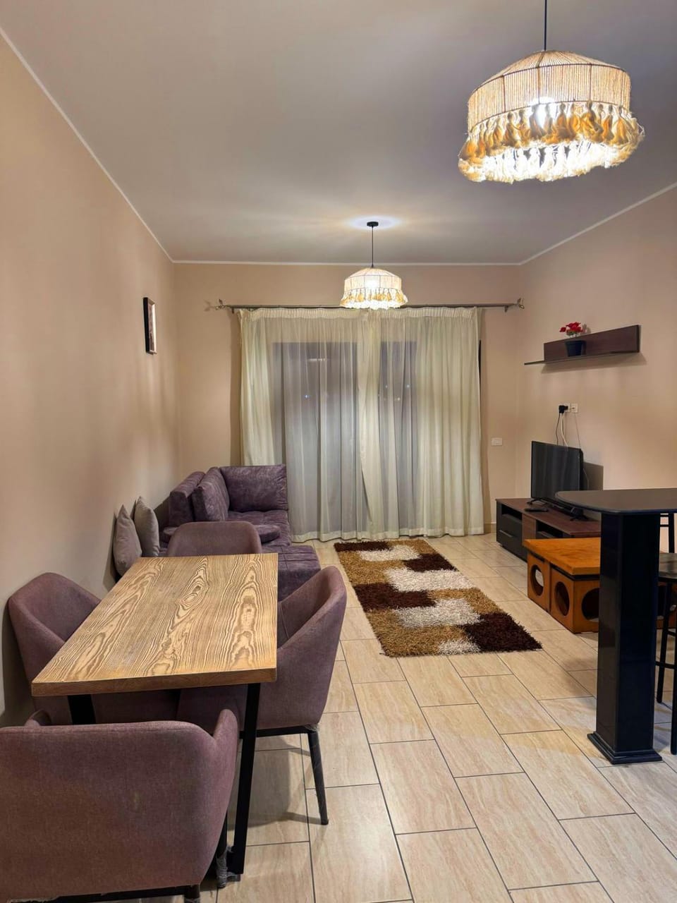 Dining area, Evening entertainment