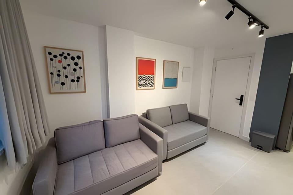Apartamento reformado a menos de 100 metros da praia Apartment in Rio de Janeiro