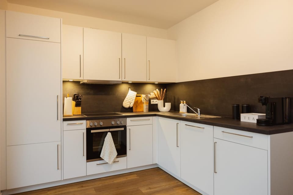 Coffee/tea facilities, Kitchen or kitchenette, pet friendly, stove