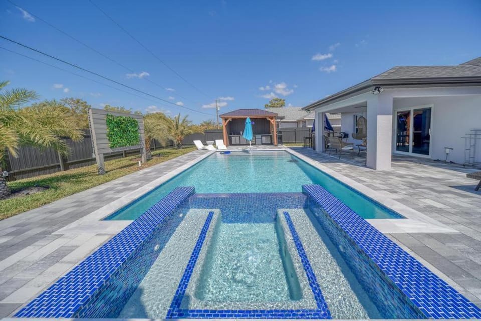 Campos Family Resort - Heated Pool House in Cape Coral