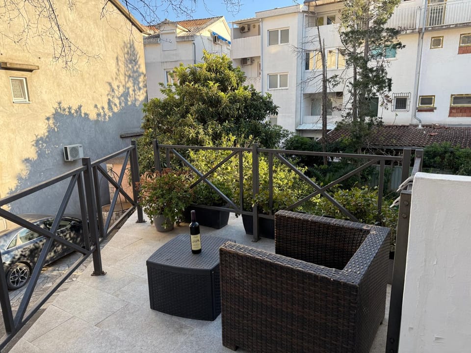 Patio, Day, Garden, View (from property/room), Balcony/Terrace, Balcony/Terrace, Garden view