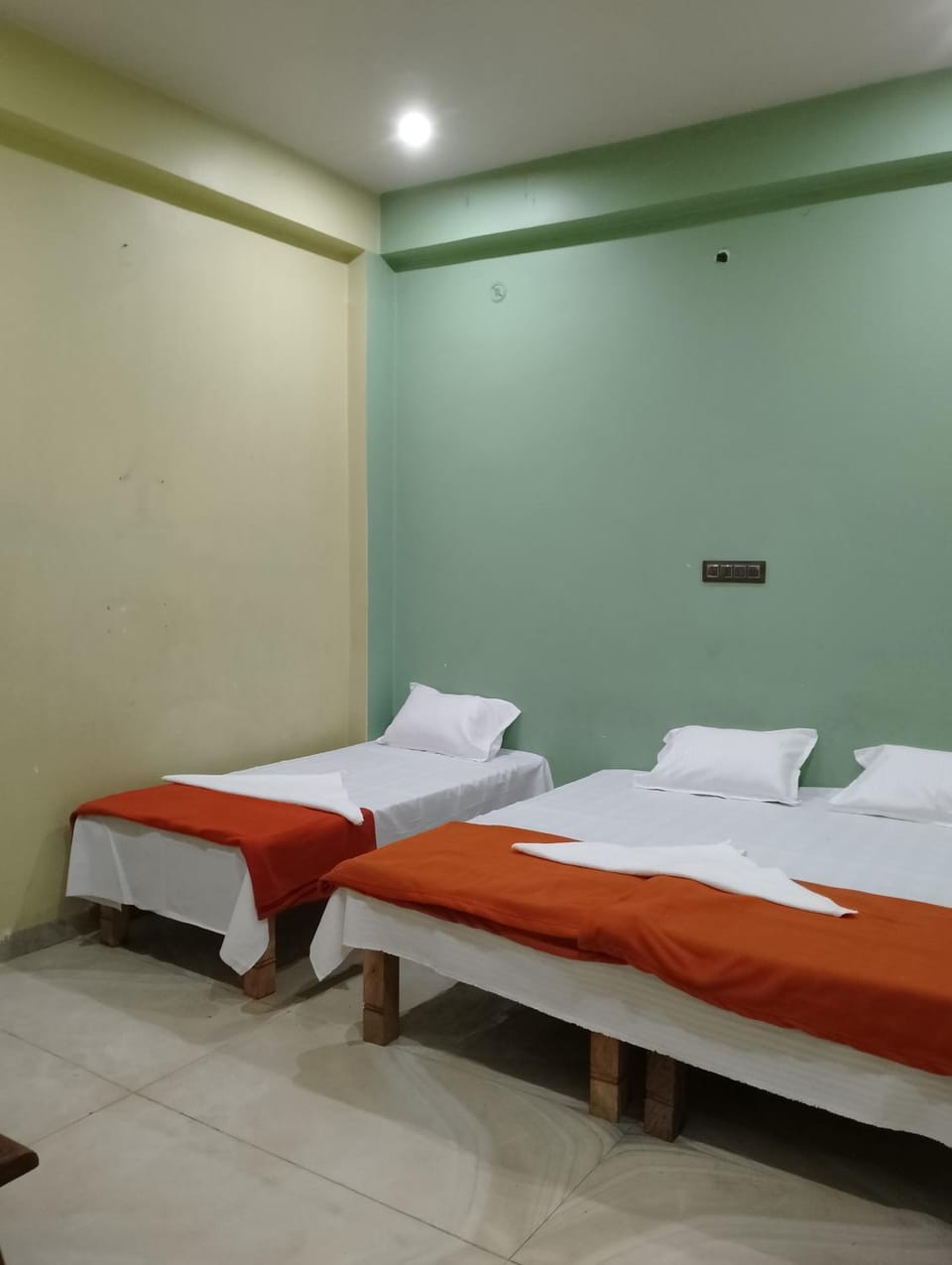 Shreeji homestayy l A true hospitality Bed and Breakfast in Varanasi
