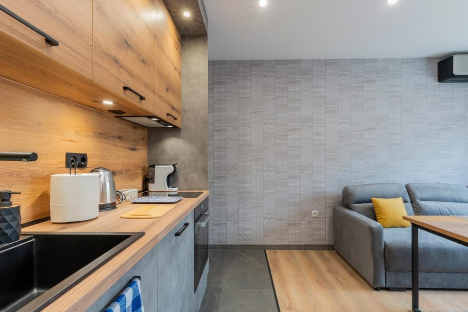 Urban Five #2 - Stylish One-bedroom apartments with Kitchen & Parking Apartment in Veliko Tarnovo