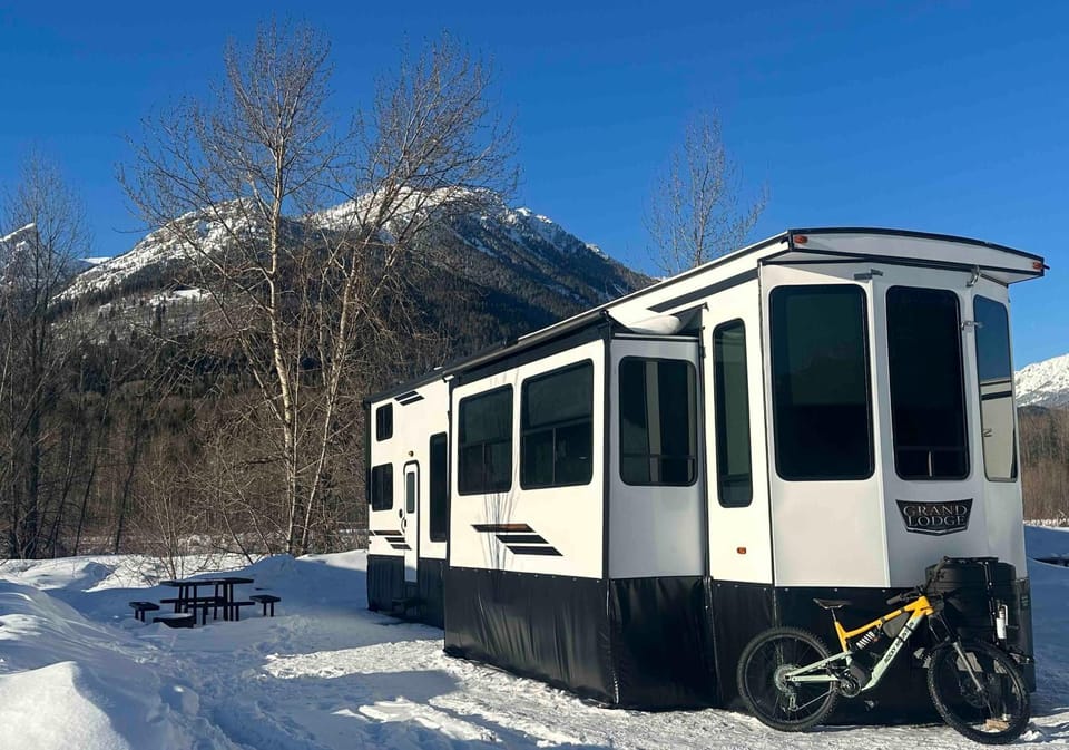 Fernie RV Resort Campground/ 
RV Resort in Fernie