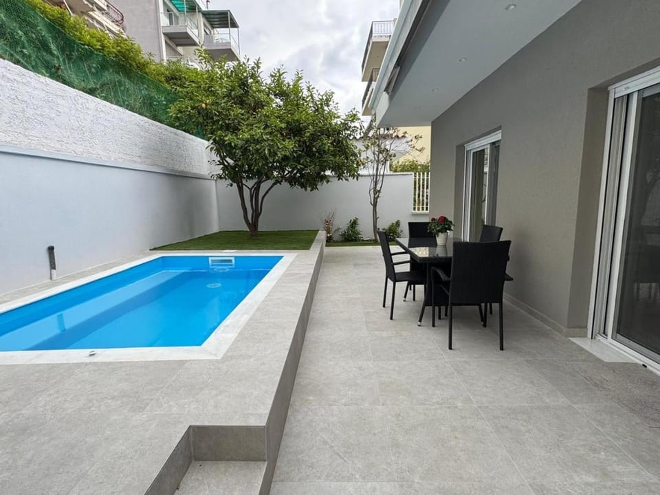 Caza pool Glyfada House in South Athens