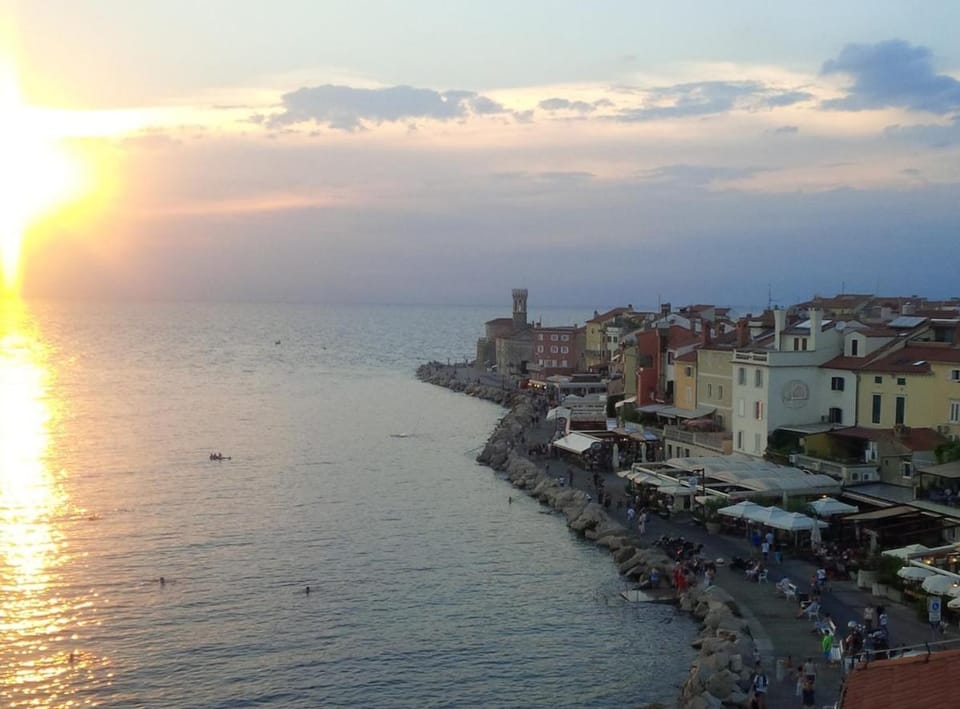 Piran great terrace facing sea ! Apartment in Piran