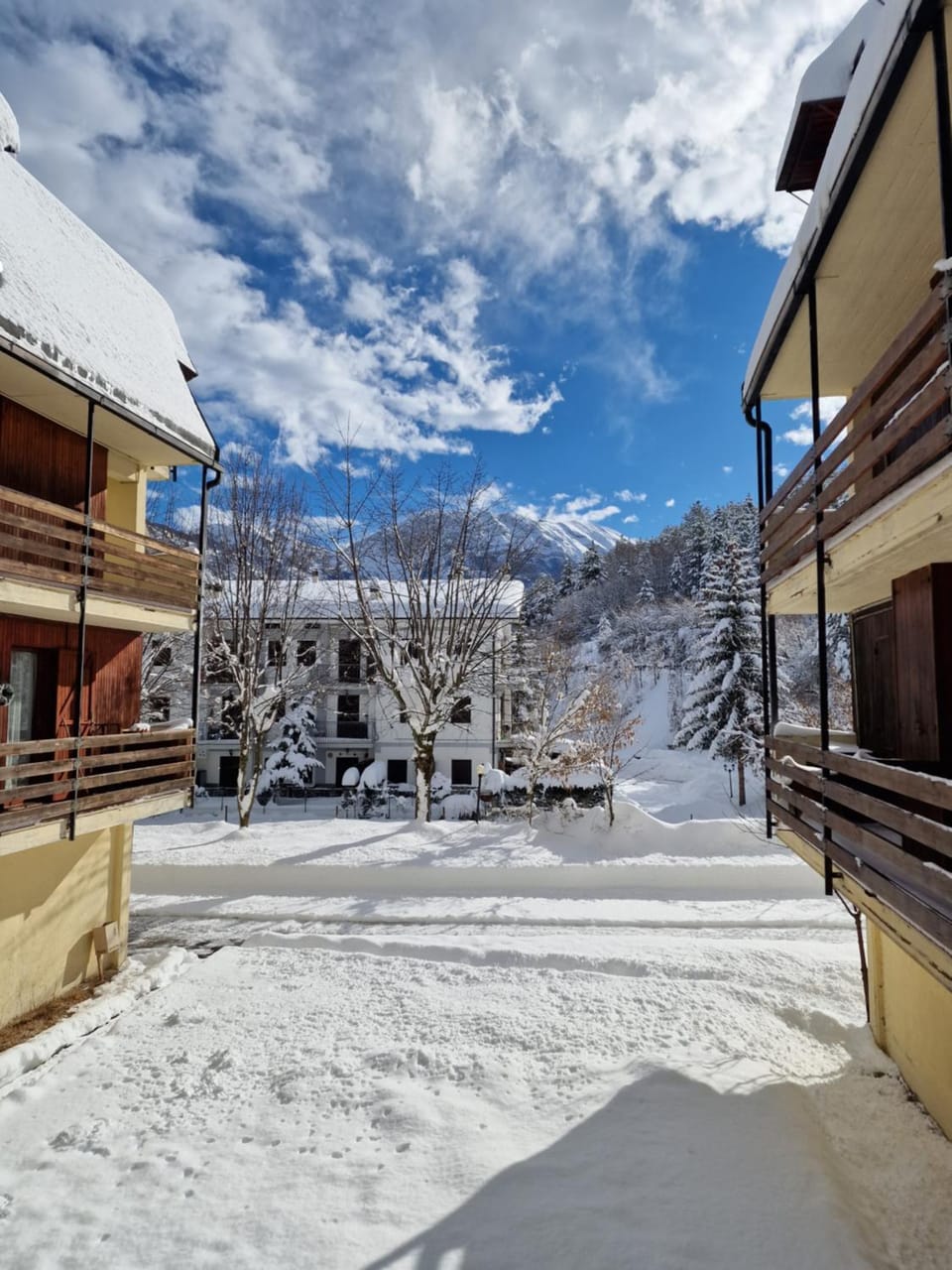 Property building, Natural landscape, Winter