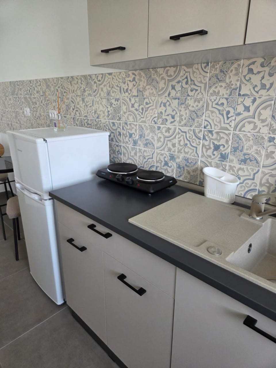 Kitchen or kitchenette, stove