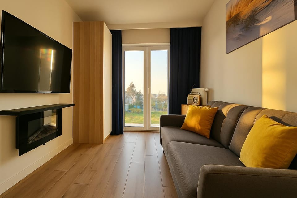 Communal lounge/ TV room, TV and multimedia, Living room, Seating area, Evening entertainment